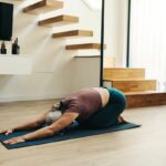 ¿Cuáles son los mejores ejercicios para relajar la espalda y liberar tensión?